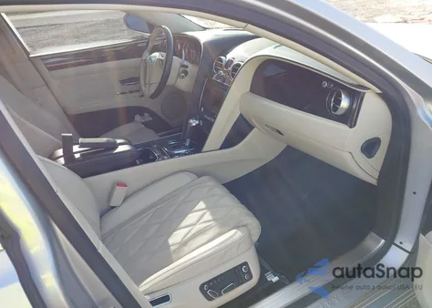 2016 Bentley Flying Spur V8 z USA, uszkodzony, nr VIN SCBET9ZA2G8054427